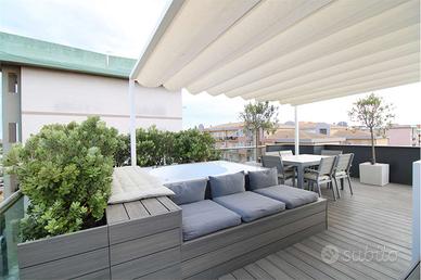 Attico moderno su due livelli con terrazzo e Jacu