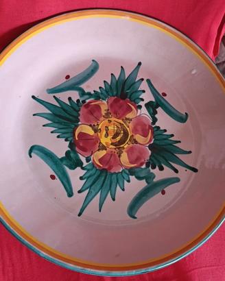 Grande piatto in ceramica artigianale dipinto D 37