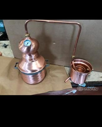 Alambicco da 3  litri in rame, distillatore. New
