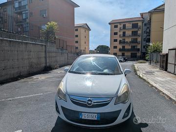 automobile Opel corsa