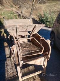 oggetto antico ad uso agricolo 