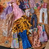 abiti, scarpe e altro per barbie e simili