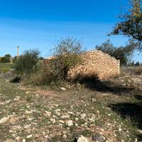 Terreno e fabbr vista mare da lontano a Vittoria