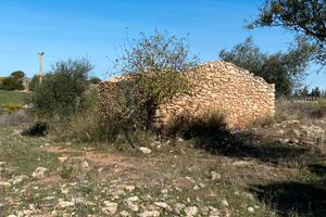 Terreno e fabbr vista mare da lontano a Vittoria