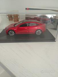 Tesla model 3 modellino