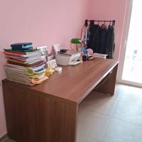 scrivania e libreria da studio (casa o ufficio)