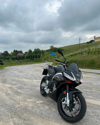 Aprilia tuono 660 factory