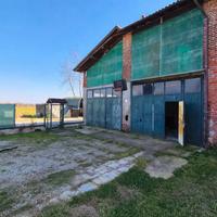 ? Locale indipendente con ampi spazi e giardino -