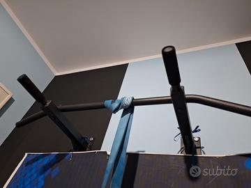 Pesetti e Manubrio -Panca con Bilanciere-Barra tra