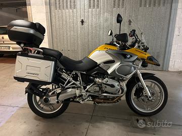 BMW GS 1200 pronta per viaggiare