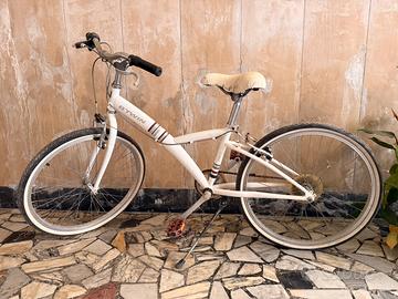 Bicicletta da bambina r e g a l o .