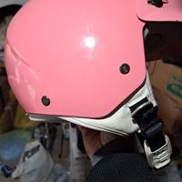 Casco rosa per moto