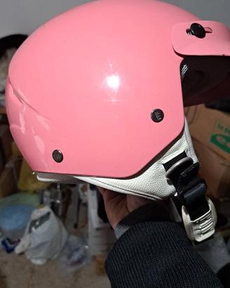 Casco rosa per moto