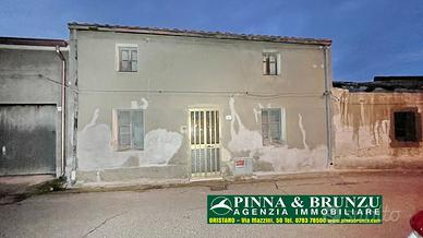 Tramatza - casa tipica del posto