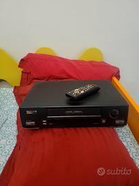 videoregistratore VHS marca Thomson