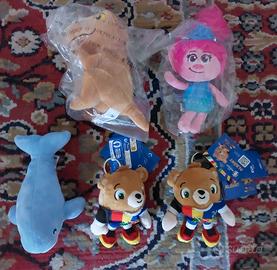 lotto peluche e portachiavi nuovi 