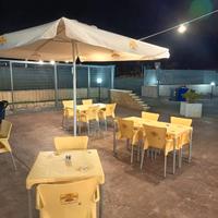 Tavolini + Sedie + 2 Ombrelloni