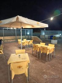 Tavolini + Sedie + 2 Ombrelloni