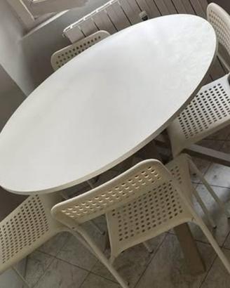 Tavolo e sedie, set completo.