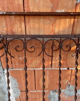 Balcone in ferro antici