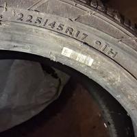 Vend 4 cerchi e gomme piu 2 gomme