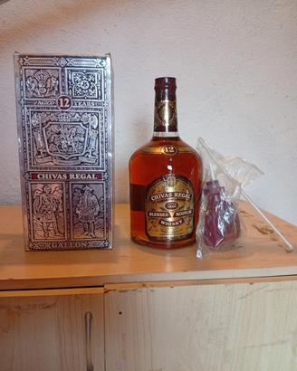Whisky Chivas Regal 12 years,1 gallone, 3,78 litri