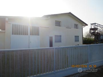Capannone opificio magazzino