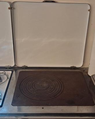 vecchia stufa tenuta bene