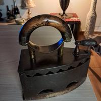 antico ferro da stiro