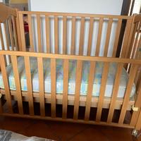Lettino bambini Foppapedretti in legno + materasso