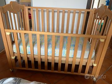 Lettino bambini Foppapedretti in legno + materasso
