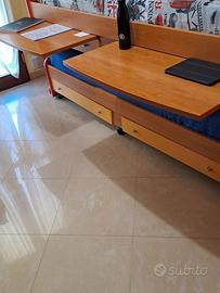 Letti a Castello con 2 Scrivanie