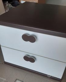 Comodino, materasso, 2 mensole - PREZZO TRATTABILE