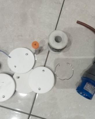 2bobine di stagno,4 tappi rotondi65,spina CEE 220