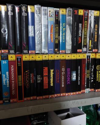 Collezione Vhs di  “Panorama” e “L’Unità”