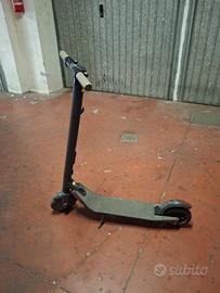 monopattino elettrico ninebot es2