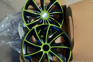 4 copricerchi auto 15 pollici NUOVI