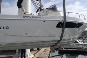 BARCA MINGOLLA BRAVA WA28 CON HONDA MARINE BF250D