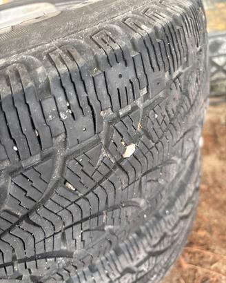 Gomme+cerchi 215/70/15
