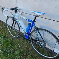 Bici da corsa Dynatek in alluminio e carbonio 