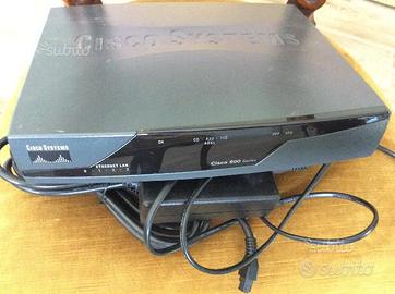 Router Cisco 877