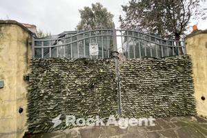 NOSTRA ESCLUSIVA INDIPENDENTE CON 4.200MQ DI TERRE