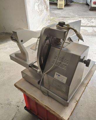 Affettatrice professionale Macchi lama da cm 33