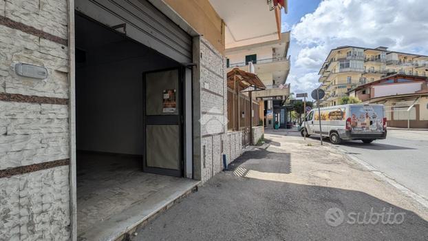 NEGOZIO A CRISPANO