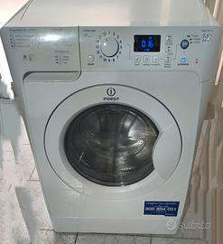 lavasciuga Indesit 7/5 kg pari al NUOVO 