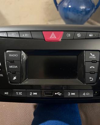 Autoradio Lancia Ypsilon 2011 al 2024 (CON CODICE)