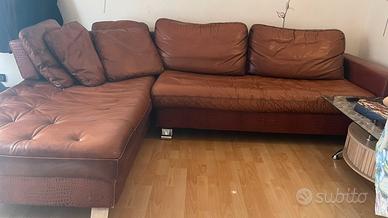 divano in pelle 5 posti spaziosi