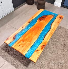 Tavolo legno e resina