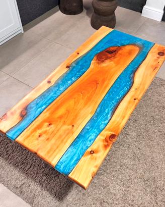 Tavolo legno e resina