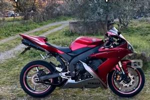 Yamaha r1 rossa